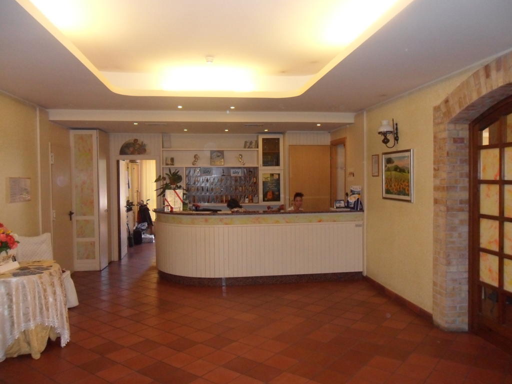 Fattoria Cerreto Hotel Mosciano SantʼAngelo Exterior foto